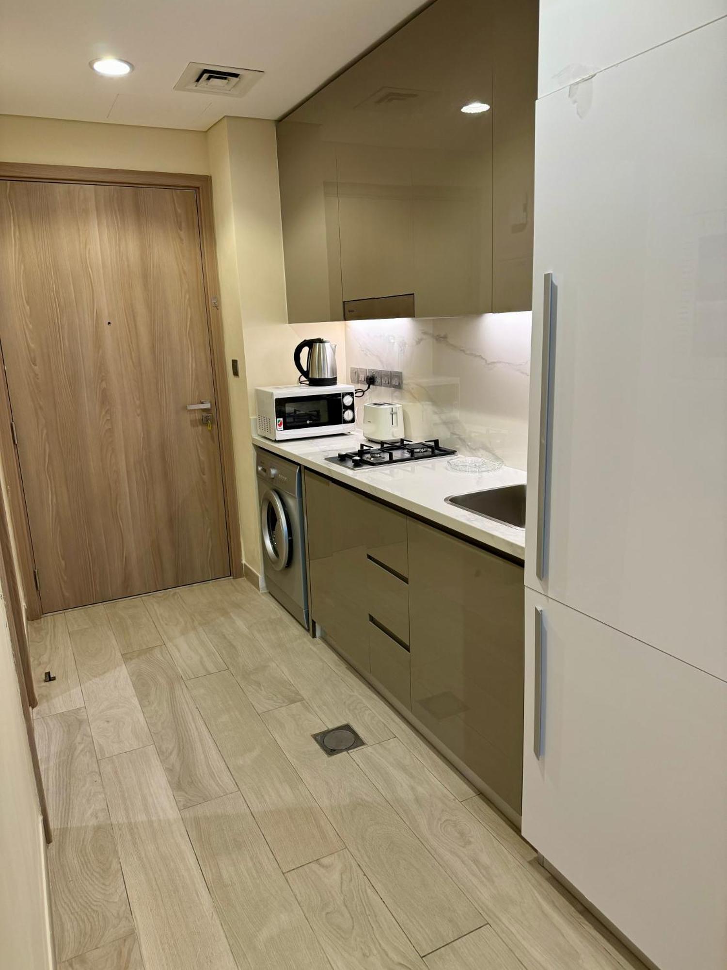 Appartement Farhad Azizi Al Jaddaf Sleek Dubaï