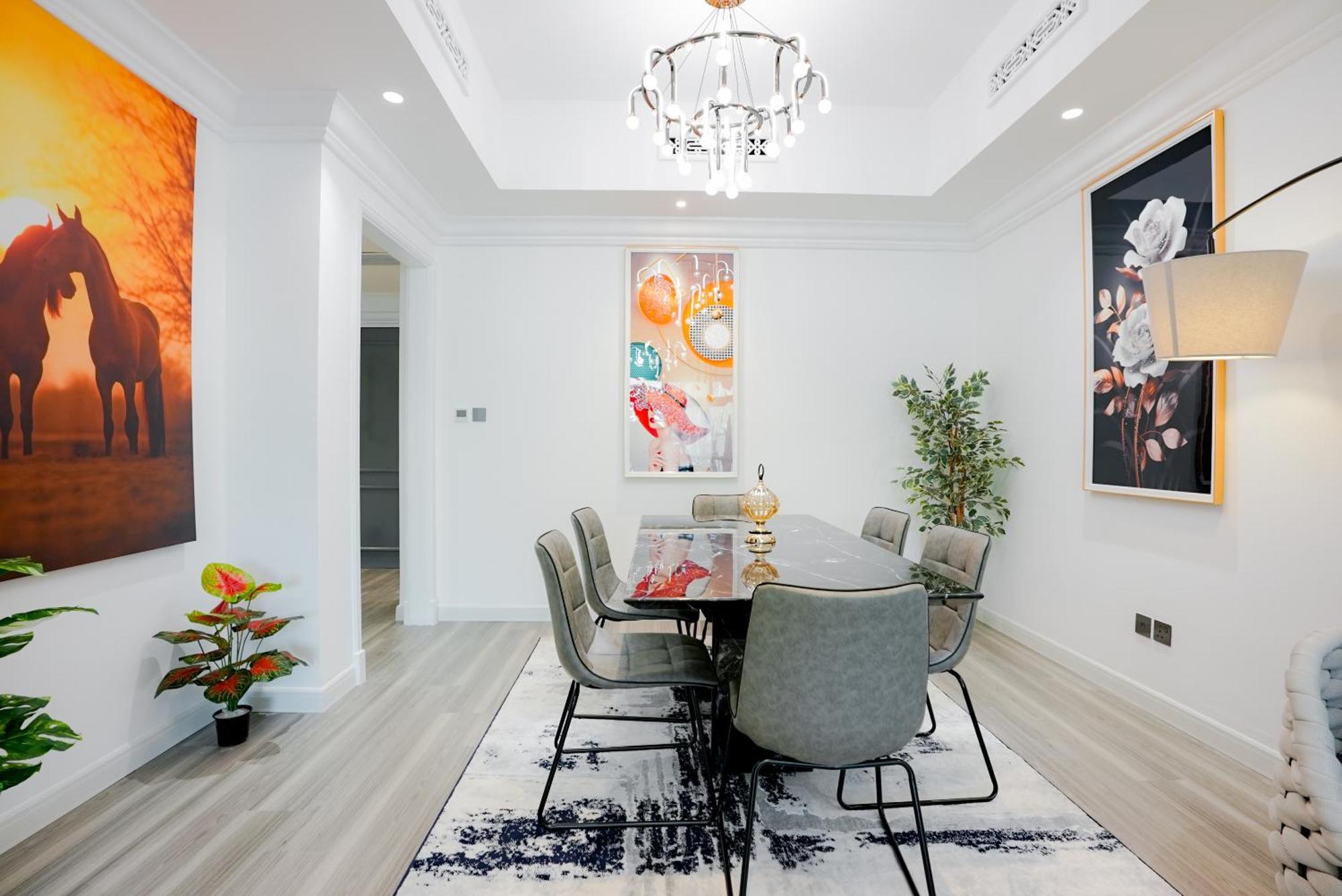 Luxurious 2 Bedroom With Mall Fountain View Facing Burj Khalifa