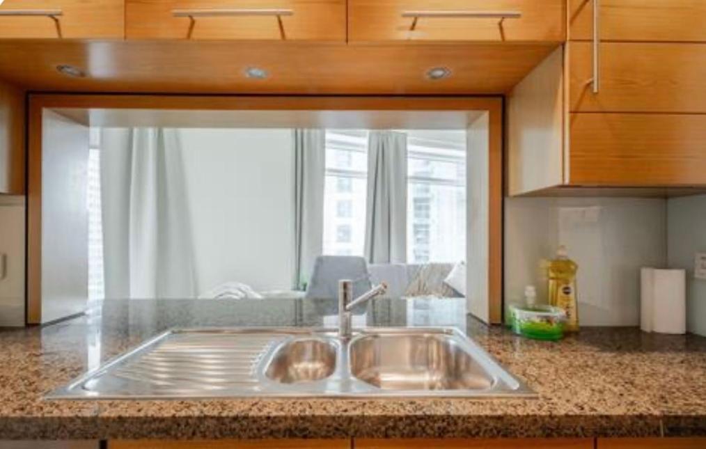 Downtown 2 Bedroom Family Opposite Mall & Fountain Apartamento Dubái