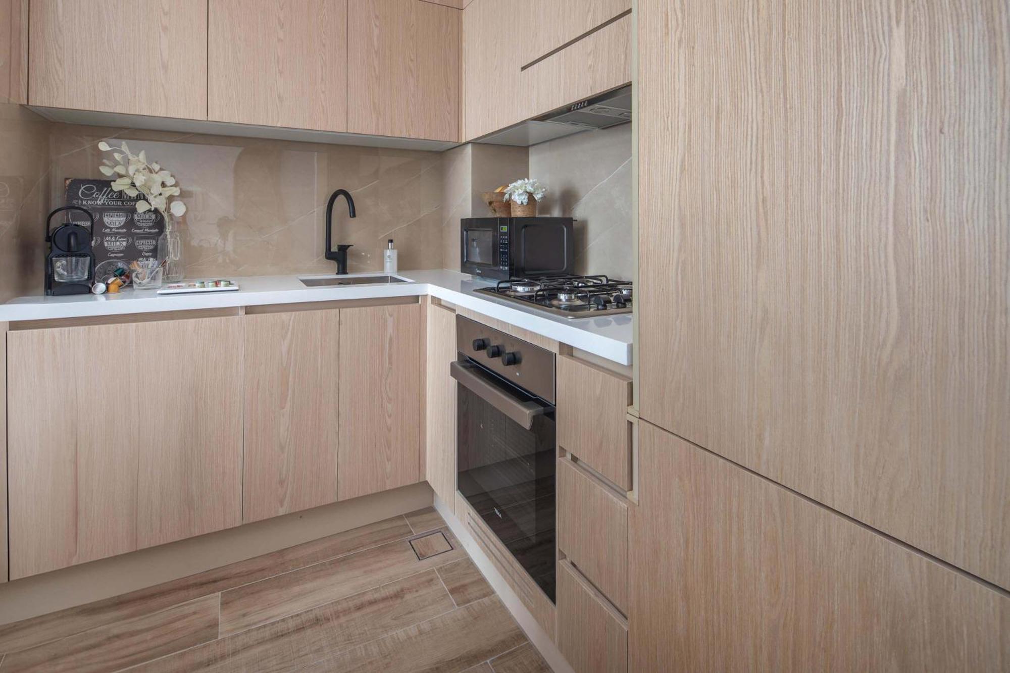 Frank Porter - Oakley Square Residences B *