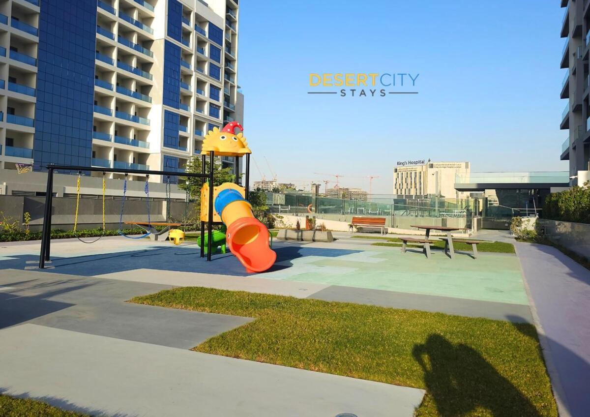 Chic 2 Bed In Hills, Hosted By Desert * Dubaï