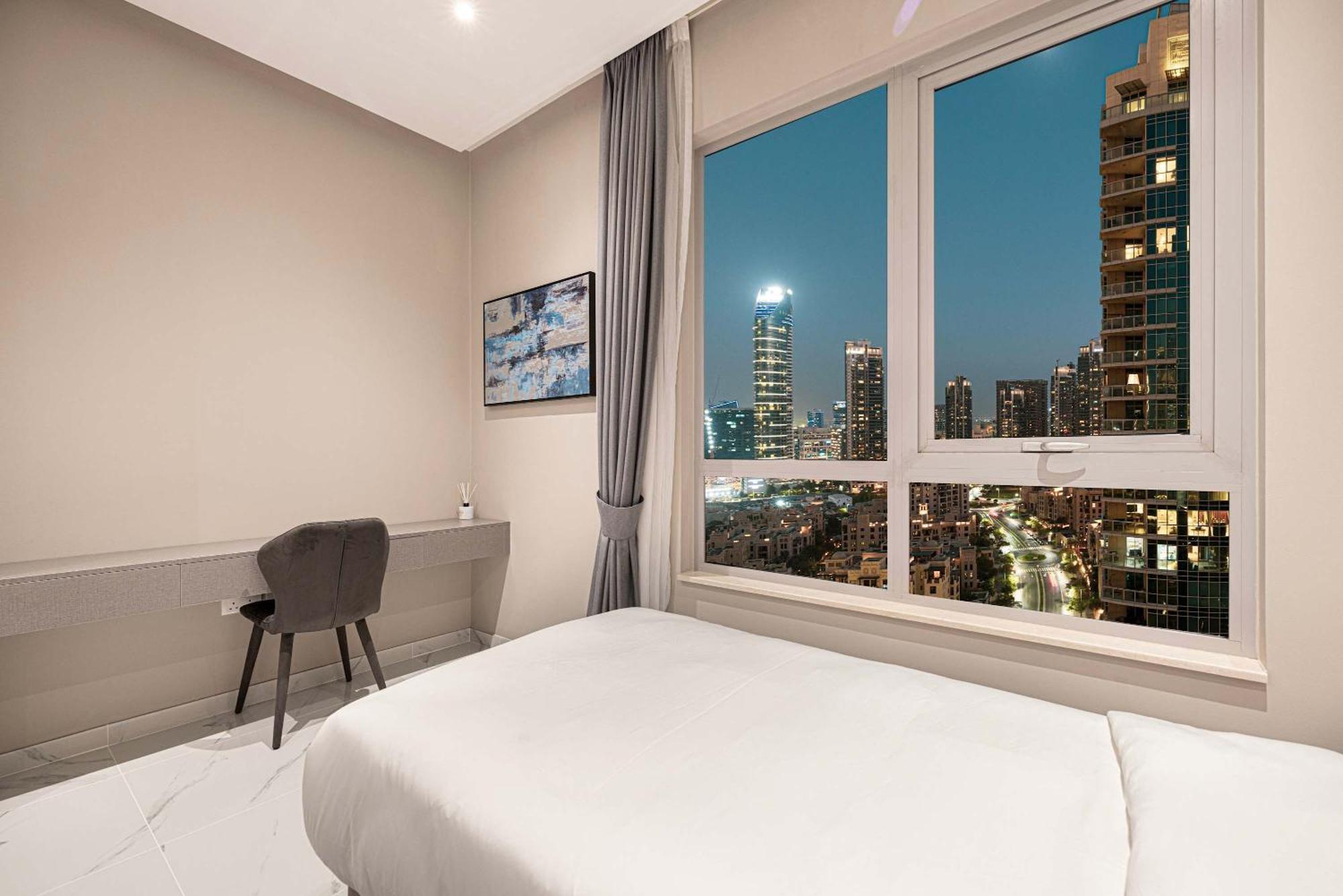 Downtown Sanctuary Iconic Burj Views & Luxury Living Appartamento *