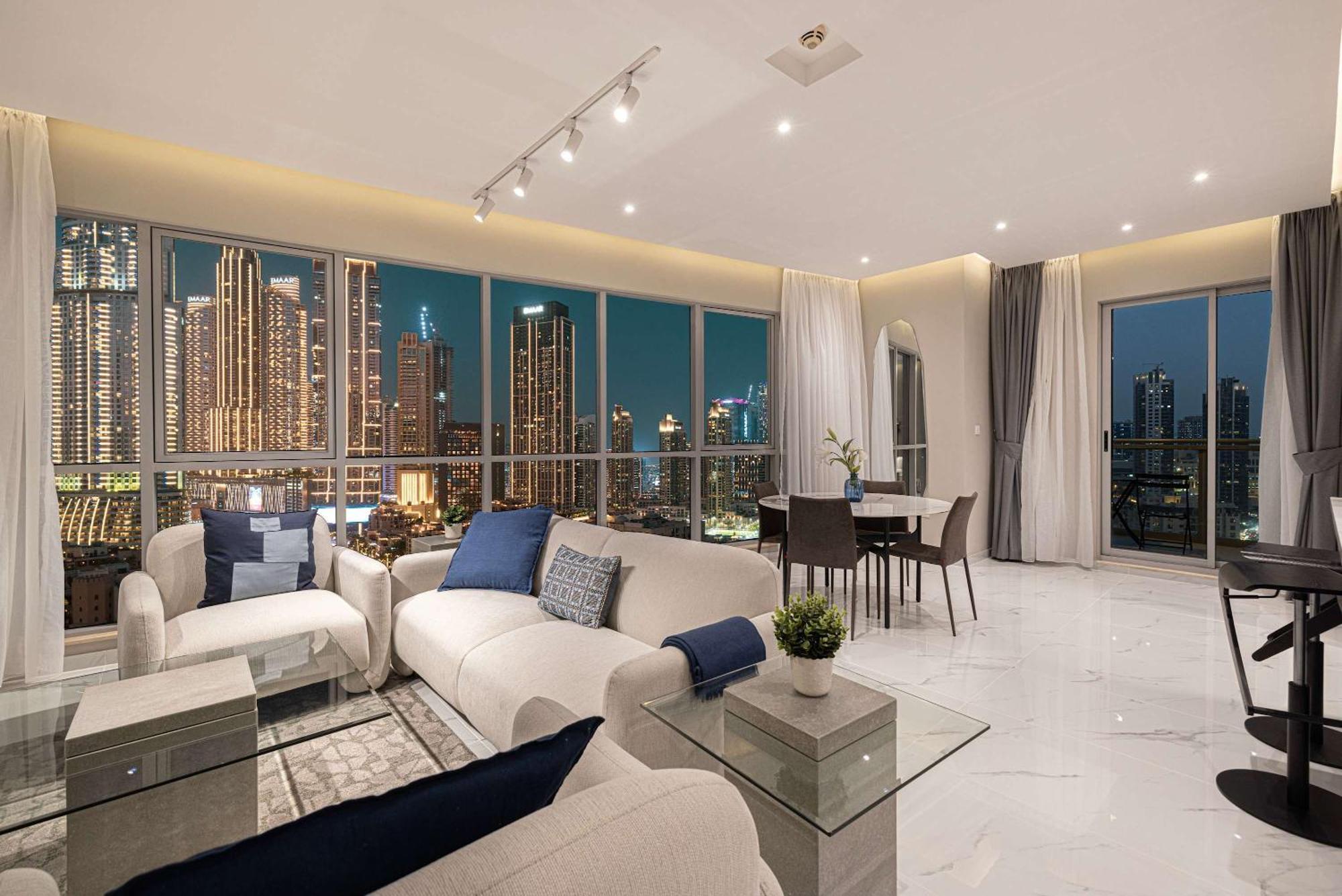 Appartamento Downtown Sanctuary Iconic Burj Views & Luxury Living