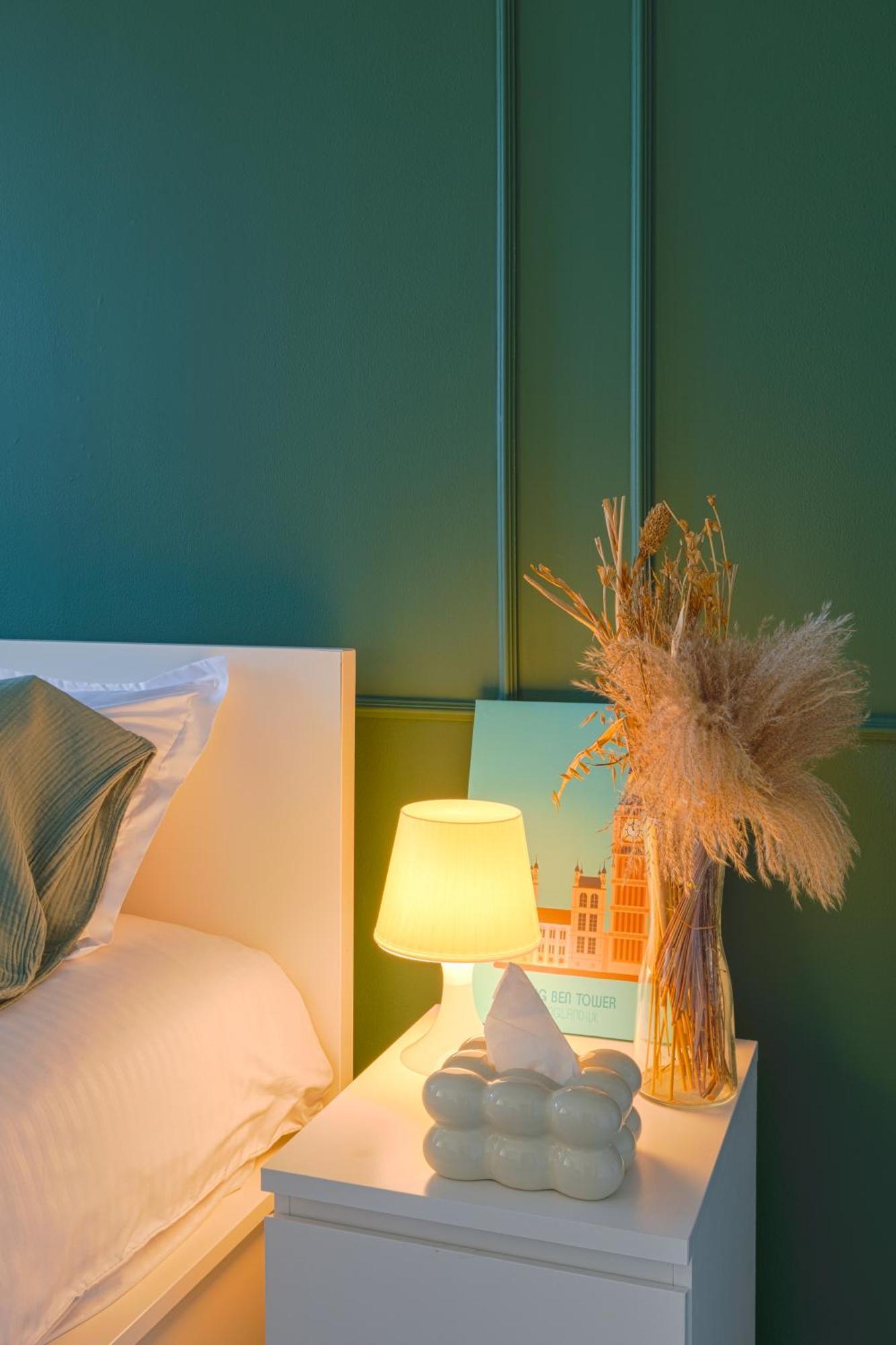 Spacious In A Oasis Appartement
