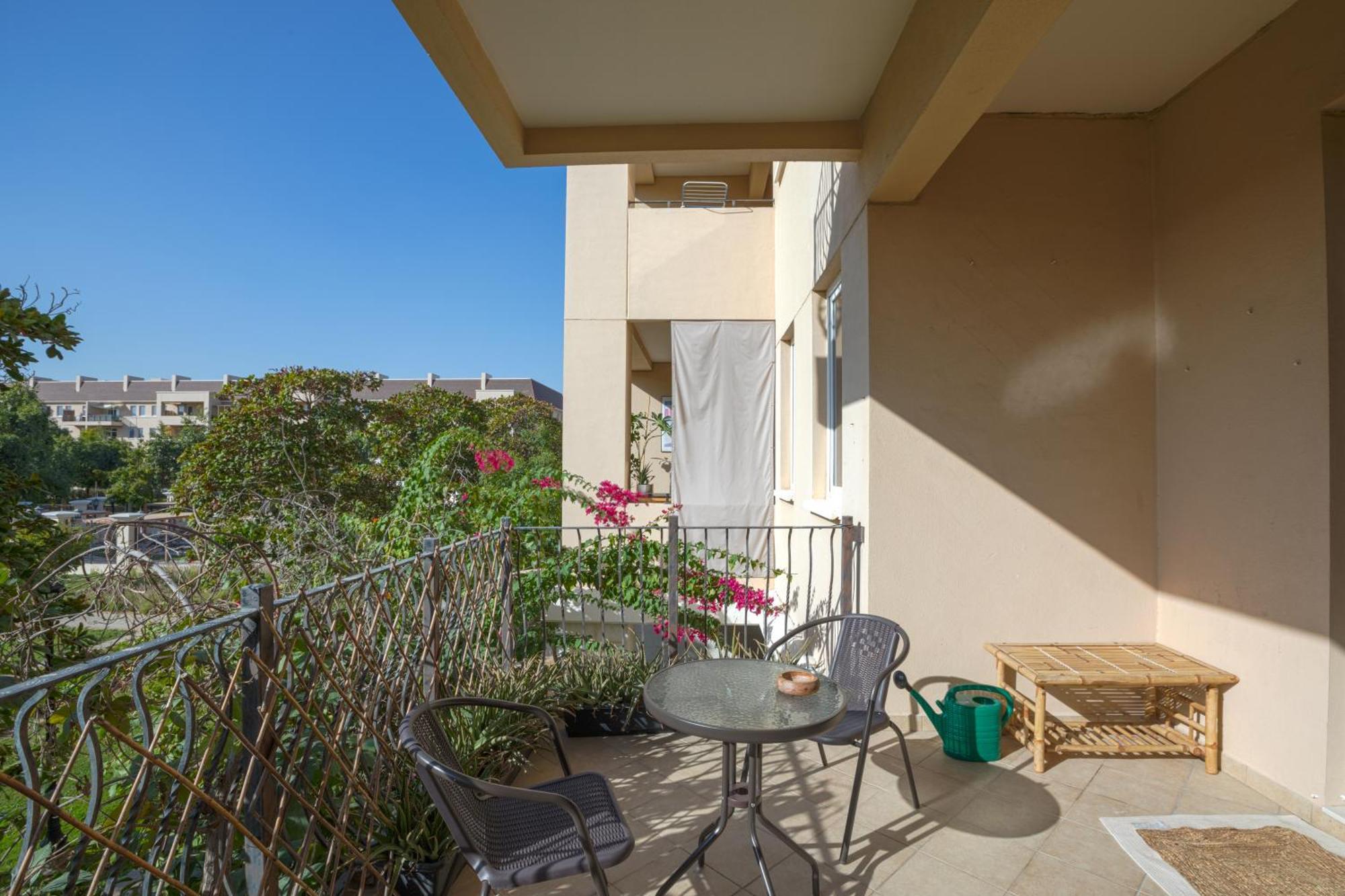Spacious In A Oasis Appartement *