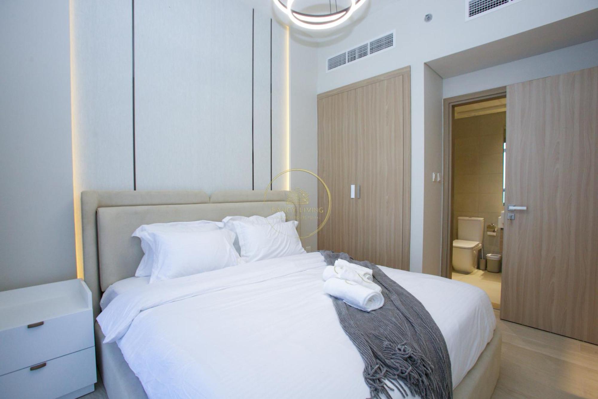 Standard 2bhk Located In Azizi Riviera 46 Apartament