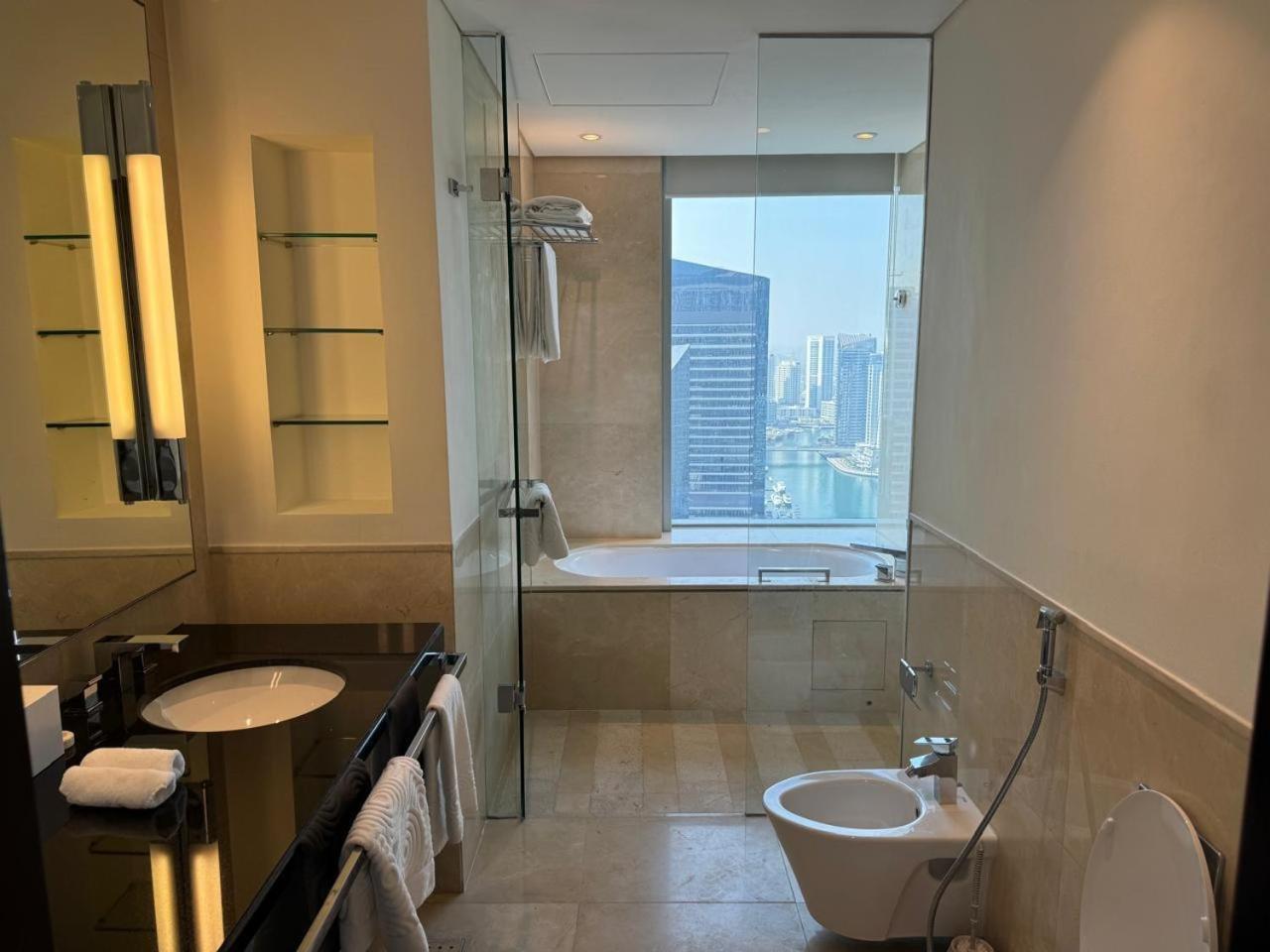 Appartement Stylish Retreat In Marina Prime Location & Stunning Views