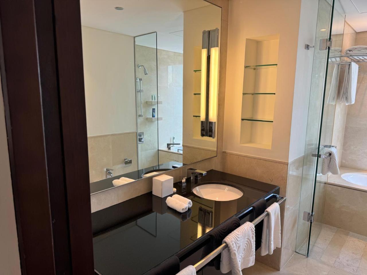 Stylish Retreat In Marina Prime Location & Stunning Views * Dubaï