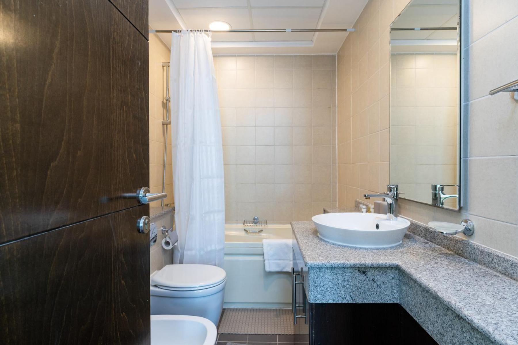 Classy Upgraded High Floor Prime Location Apartamento