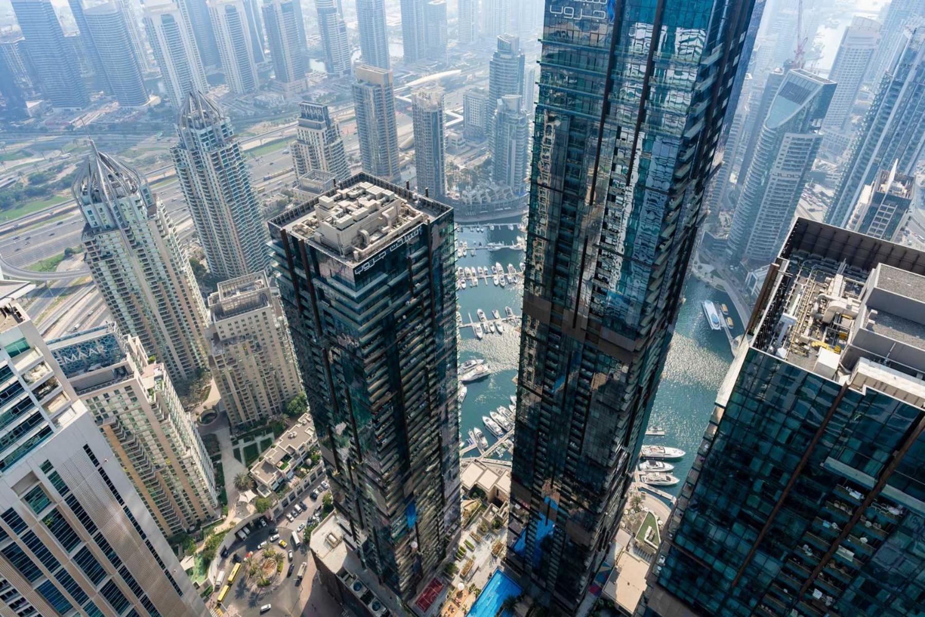 Classy Upgraded High Floor Prime Location Appartement *