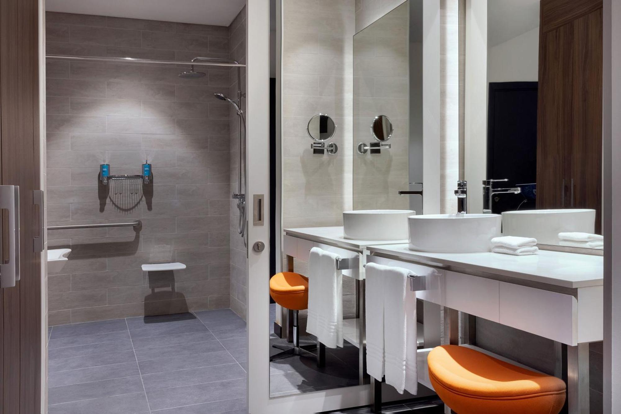 Aloft Al Mina, Jumeirah Dubái