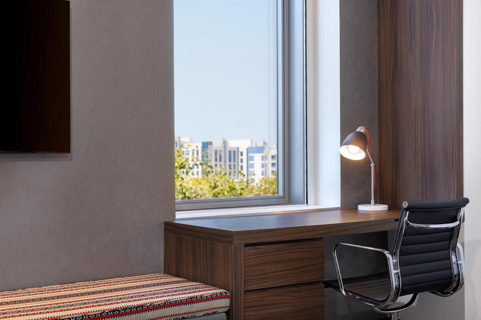 Aloft Al Mina, Jumeirah Hotel Dubái