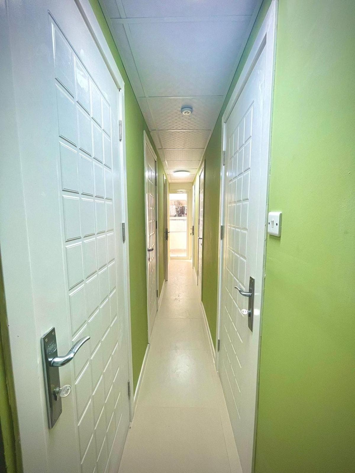 Hotel cinta Partition *