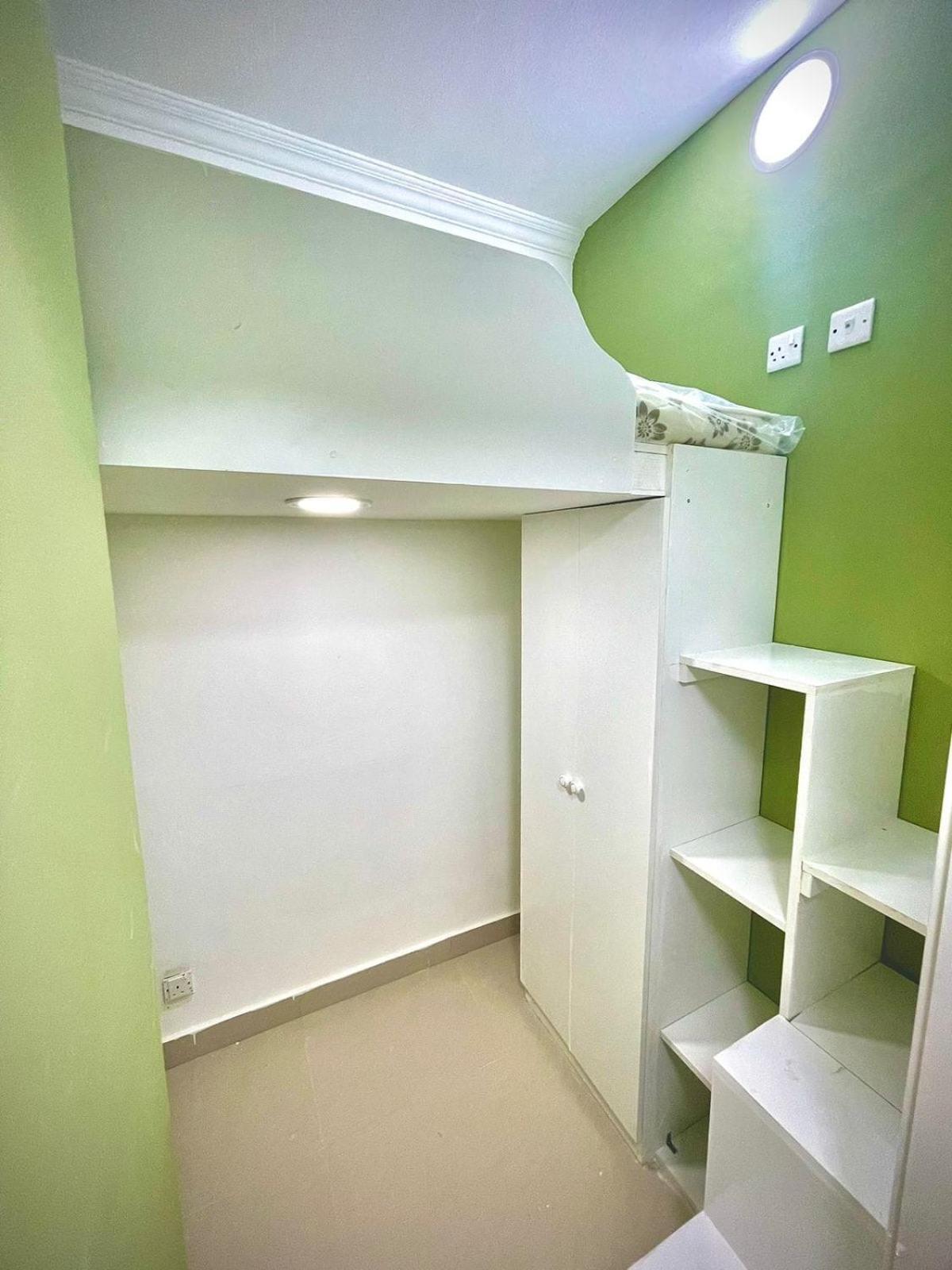 Partition Hotel cinta Dubai