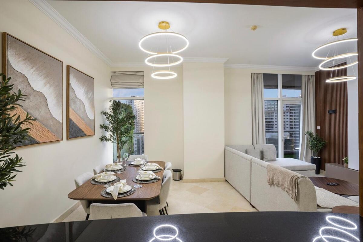 13 - Comfy 2br Family With Breathtaking Waterfront View - Free Parking Appartement Dubaï