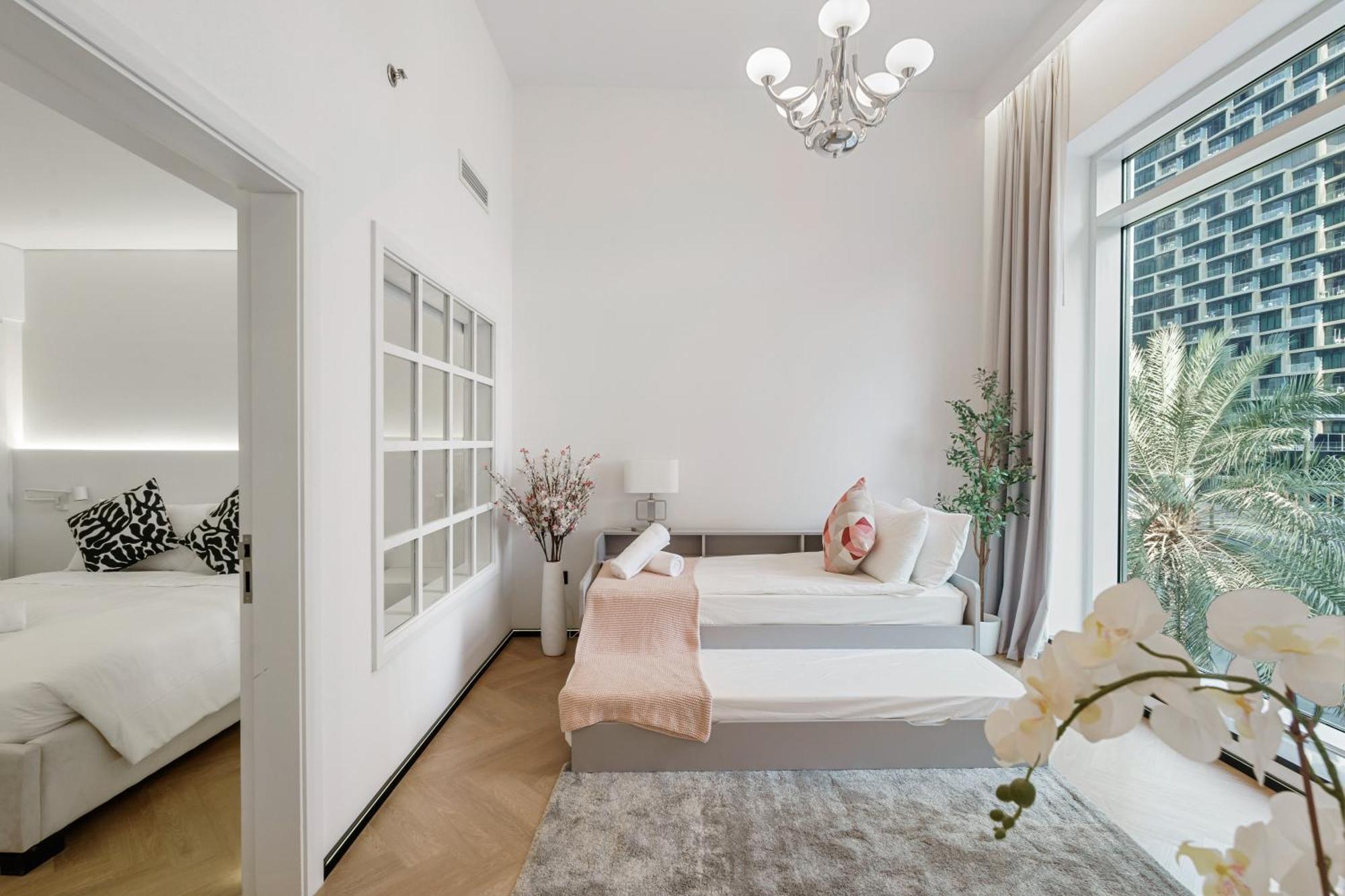 1 Bedroom Exquisite Urban Living In Downtown *
