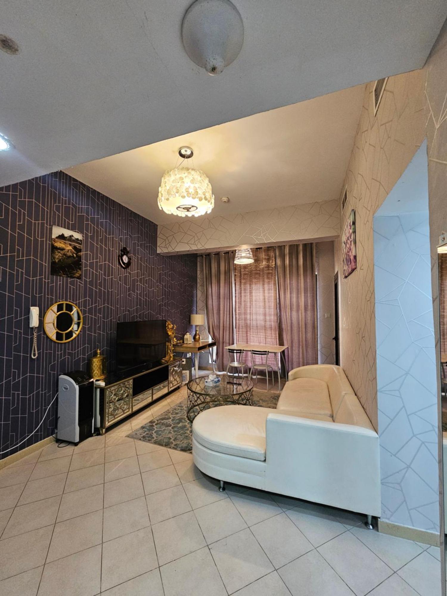 Apartment Peaceful 2 Bedroom Hall Unit In Marina *