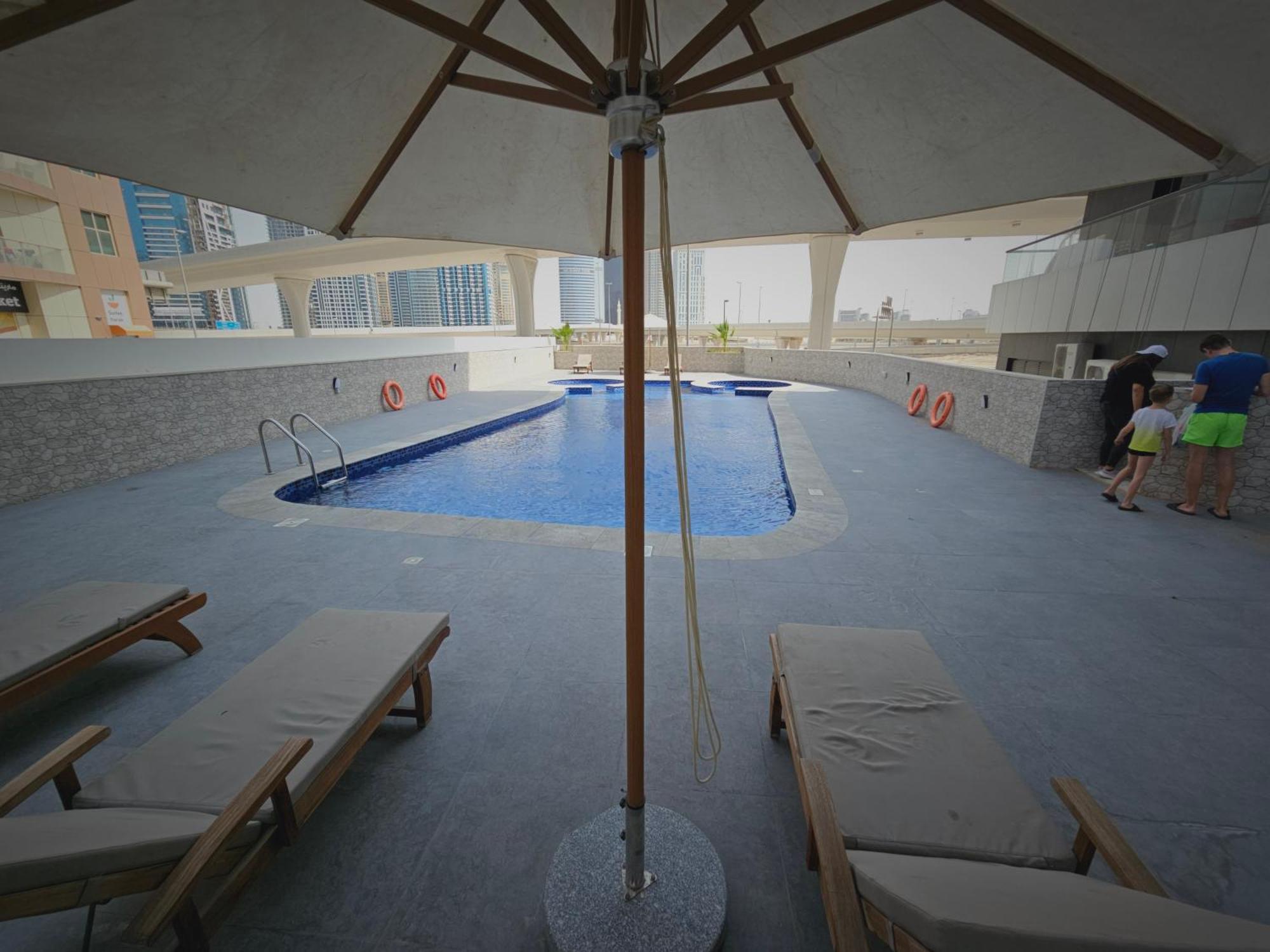 Peaceful 2 Bedroom Hall Unit In Marina Apartment