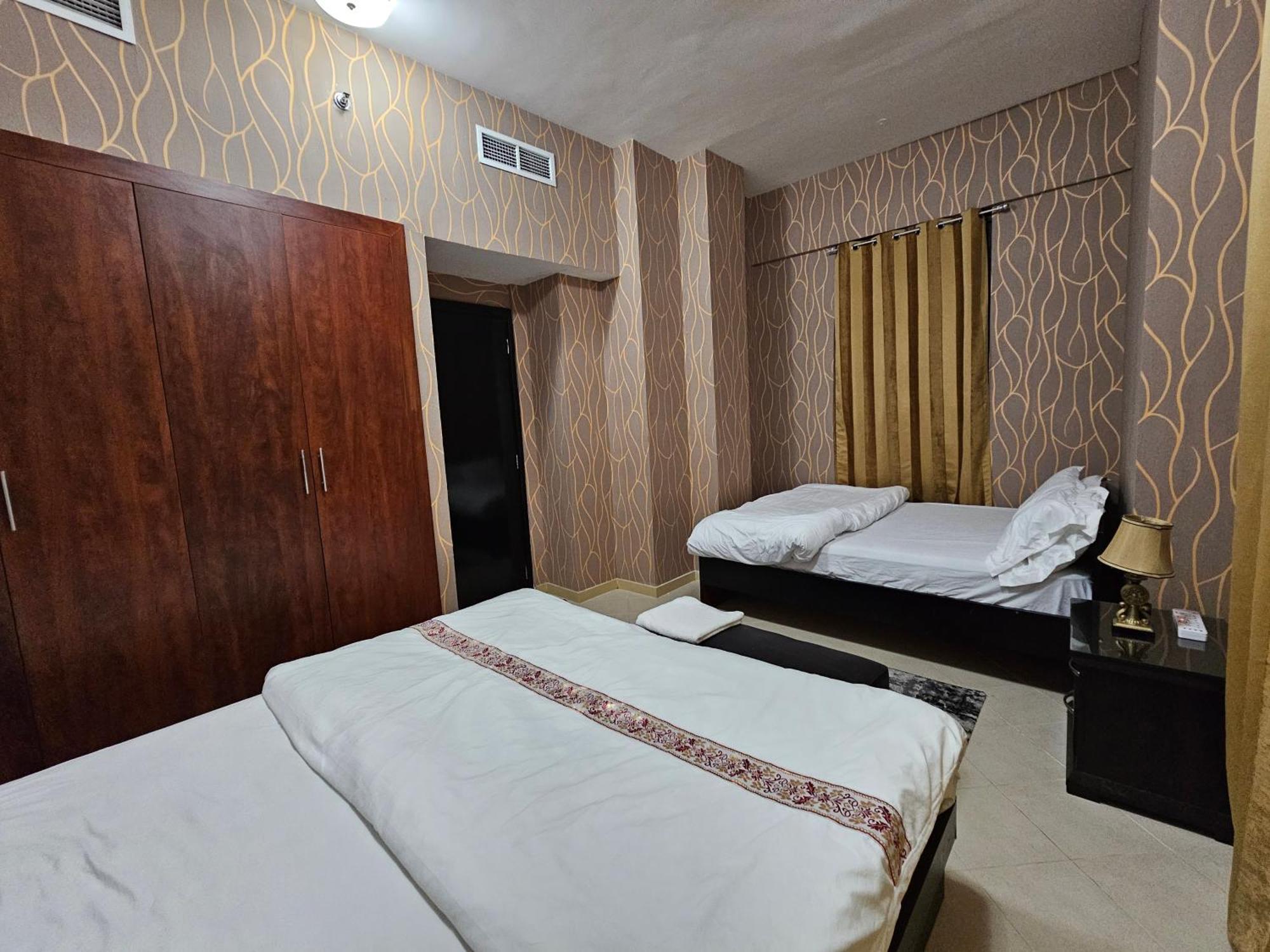 Peaceful 2 Bedroom Hall Unit In Marina *
