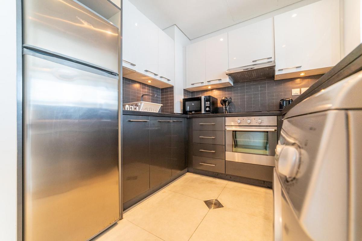 1br Spacious In Silverene Tower - Marina By Pk Holidays