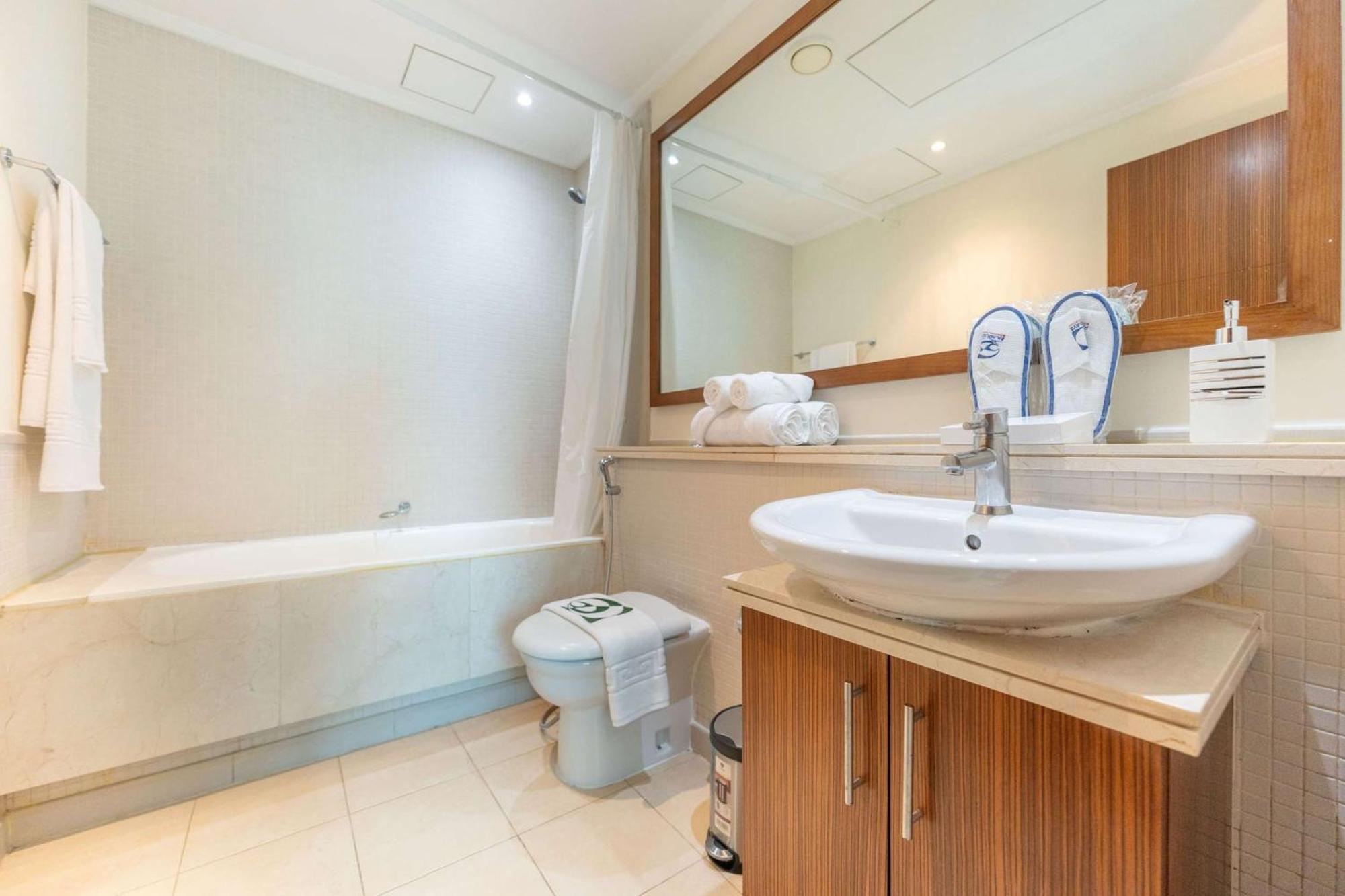 Luxurious 2 Bedroom Delphine Tower By Pk Holidays Appartement Dubaï