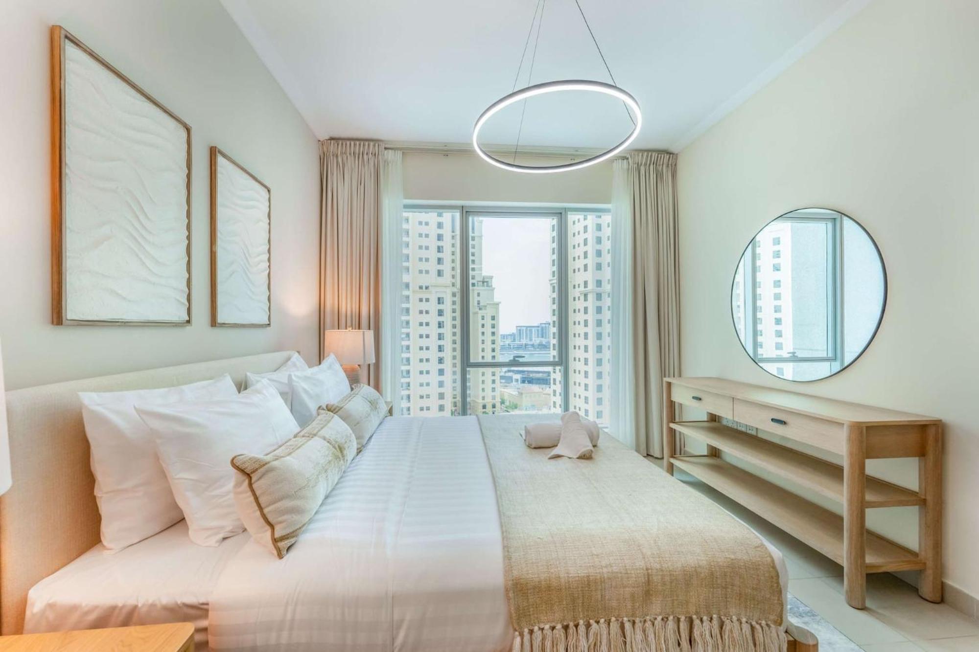 Luxurious 2 Bedroom Delphine Tower By Pk Holidays Appartement Dubaï