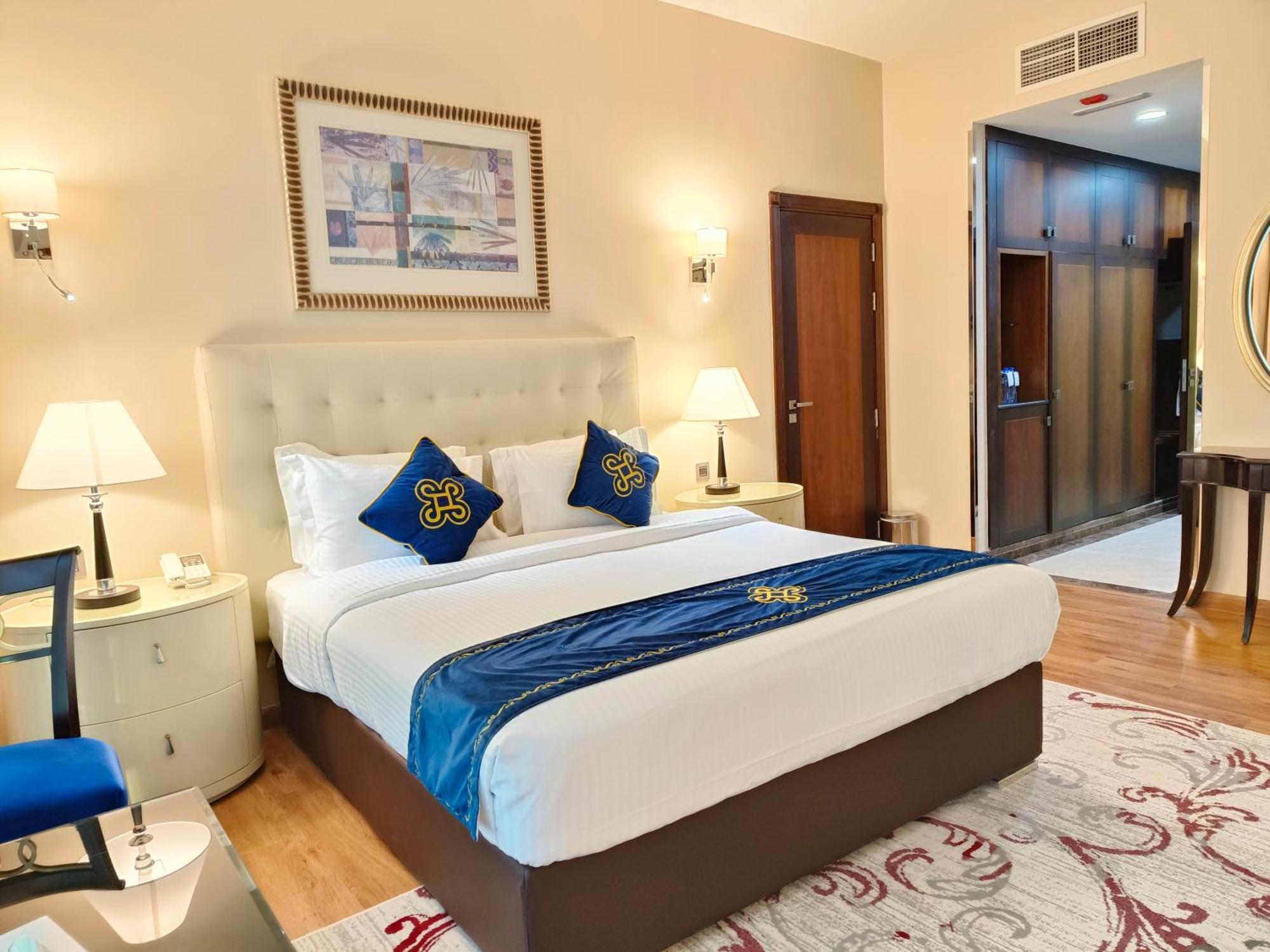 Hotel Seven Seas 4*