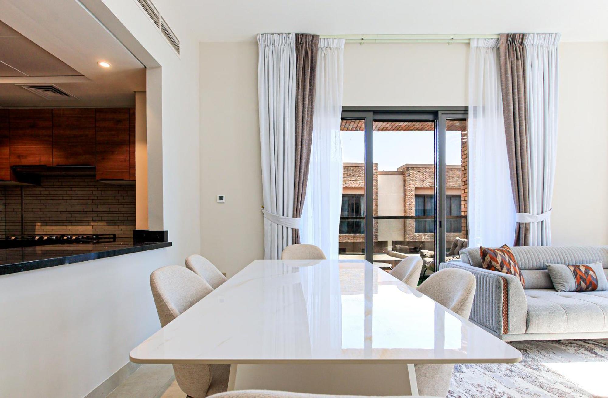 Appartement Bright And Spacious 2br With Maids In Eleganz Jvc *