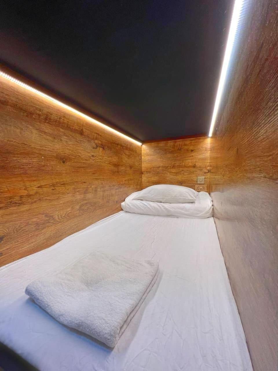 Gazde/Camere de închiriat Cozy Capsule