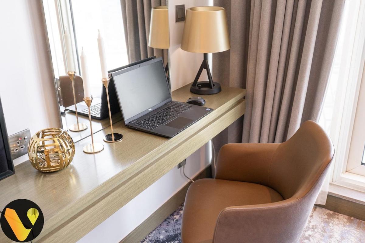 Vogue Damac Maison Prive 27th Floor With Balcony & Pool With Canal View Prime Business Bay Location, Steps From Downtown & Burj Khalifa Appartement Dubaï