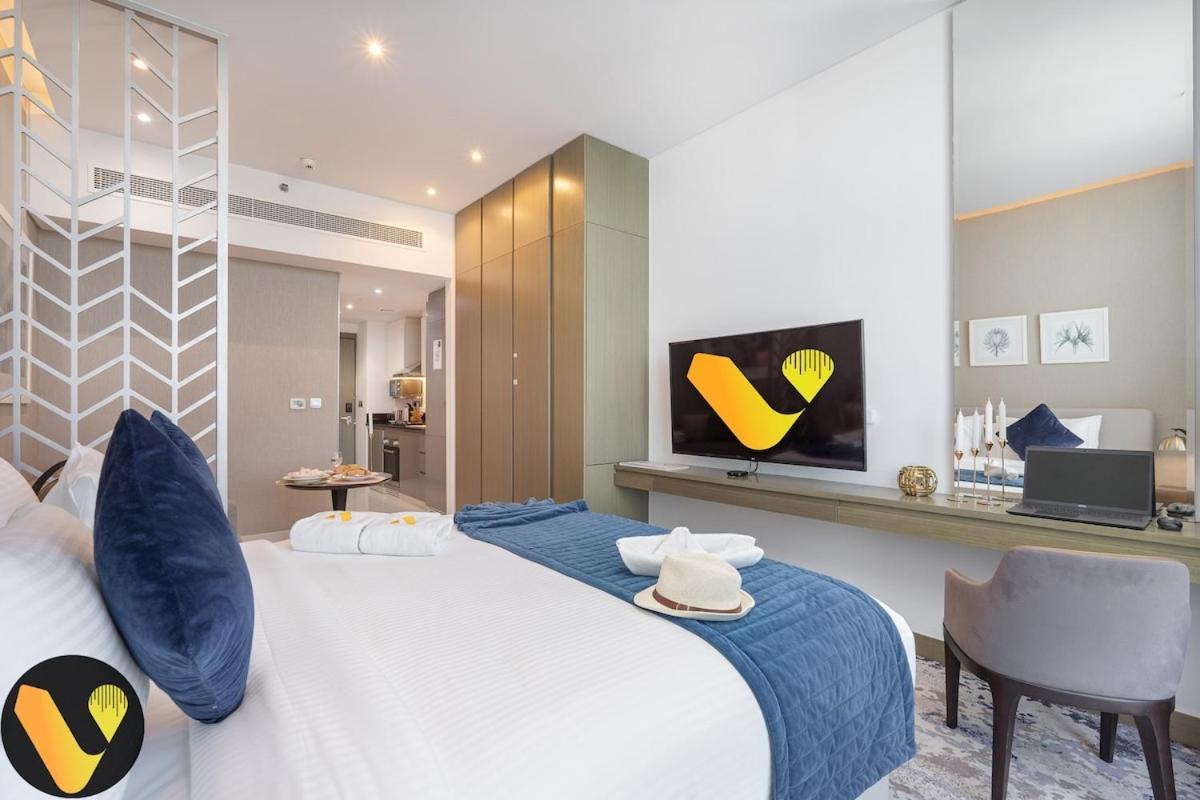 Vogue Damac Maison Prive 27th Floor With Balcony & Pool With Canal View Prime Business Bay Location, Steps From Downtown & Burj Khalifa Appartement *