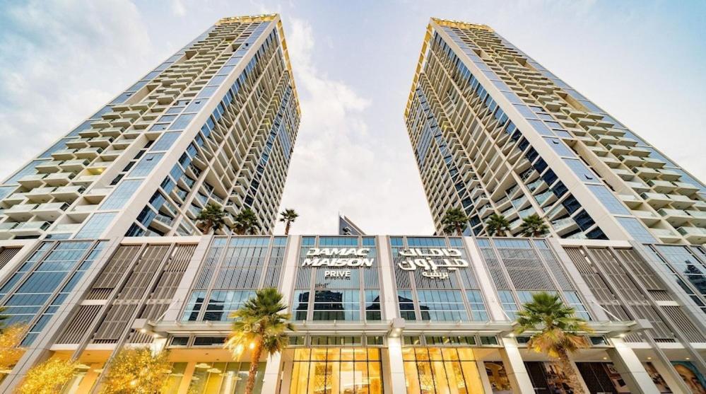 Vogue Damac Maison Prive 27th Floor With Balcony & Pool With Canal View Prime Business Bay Location, Steps From Downtown & Burj Khalifa Dubaï