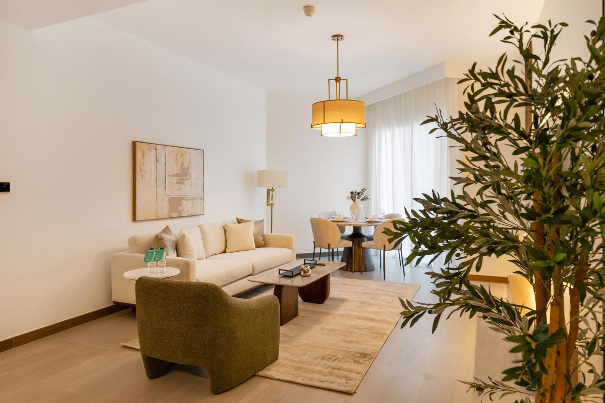 Fam Living Contemporary 2br Oasis Waterfront Comfort Close To Downtown * Dubaï