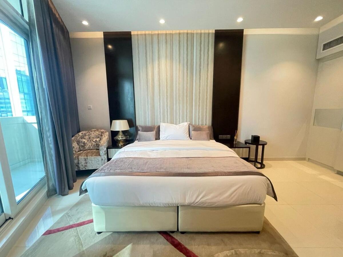 Unmatched Luxury Perfectly Located Next To Mall And Burj Khalifa Appartement Dubaï