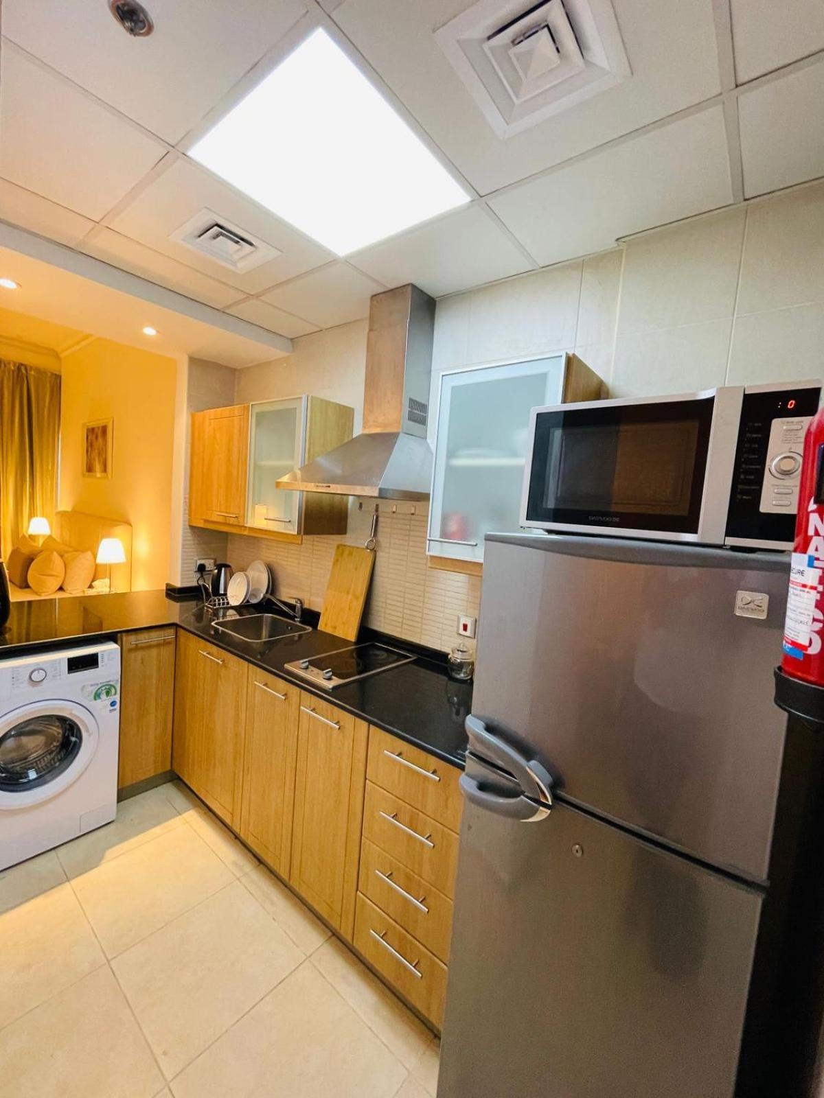 Appartement In Marina Near Dmcc Metro Zumurud Tower *