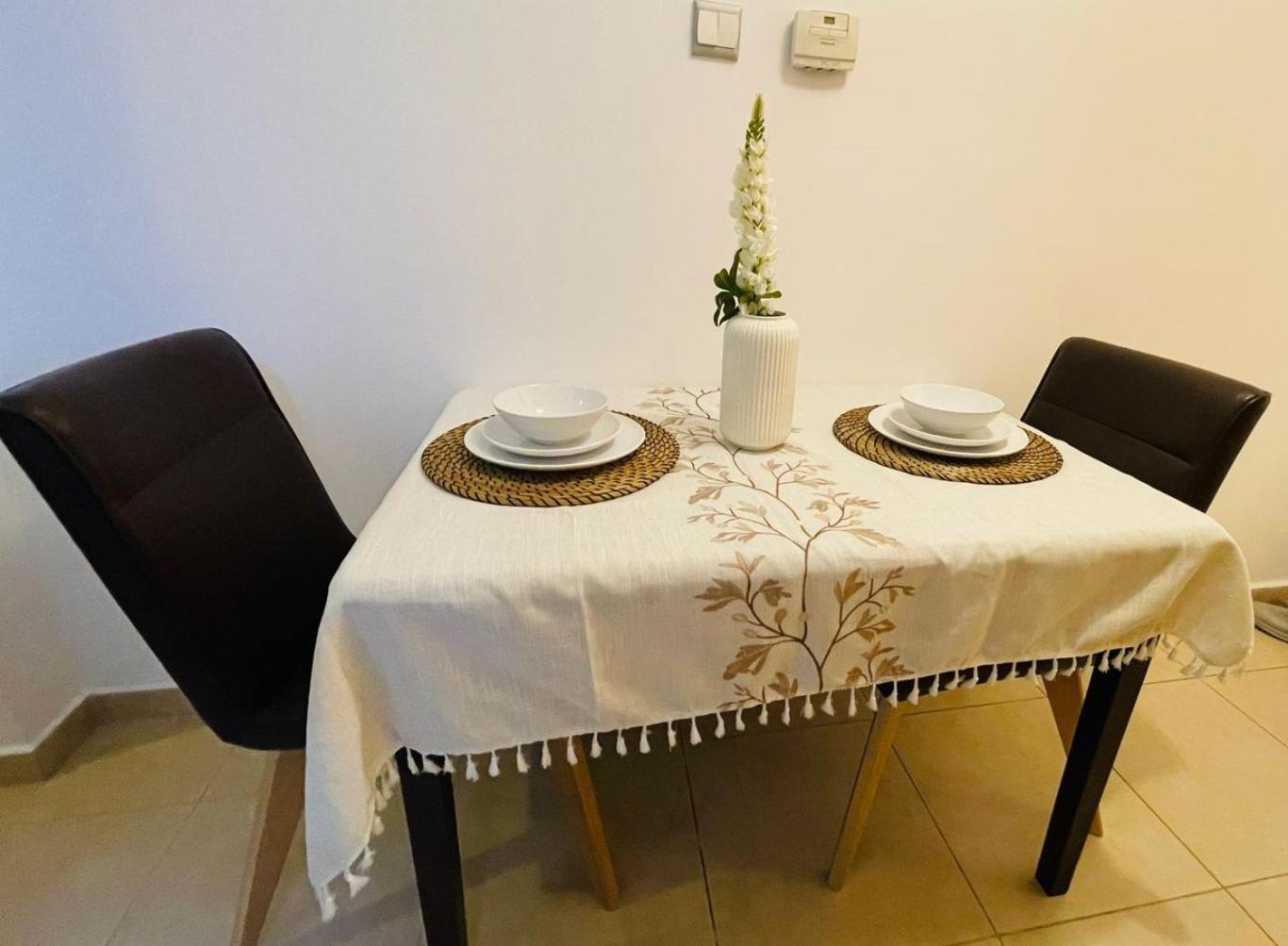 Appartement In Marina Near Dmcc Metro Zumurud Tower Dubaï