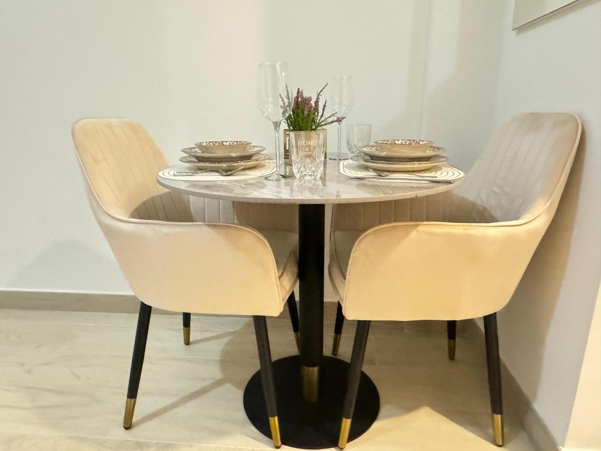 Appartement Dvr In Azizi Riviera