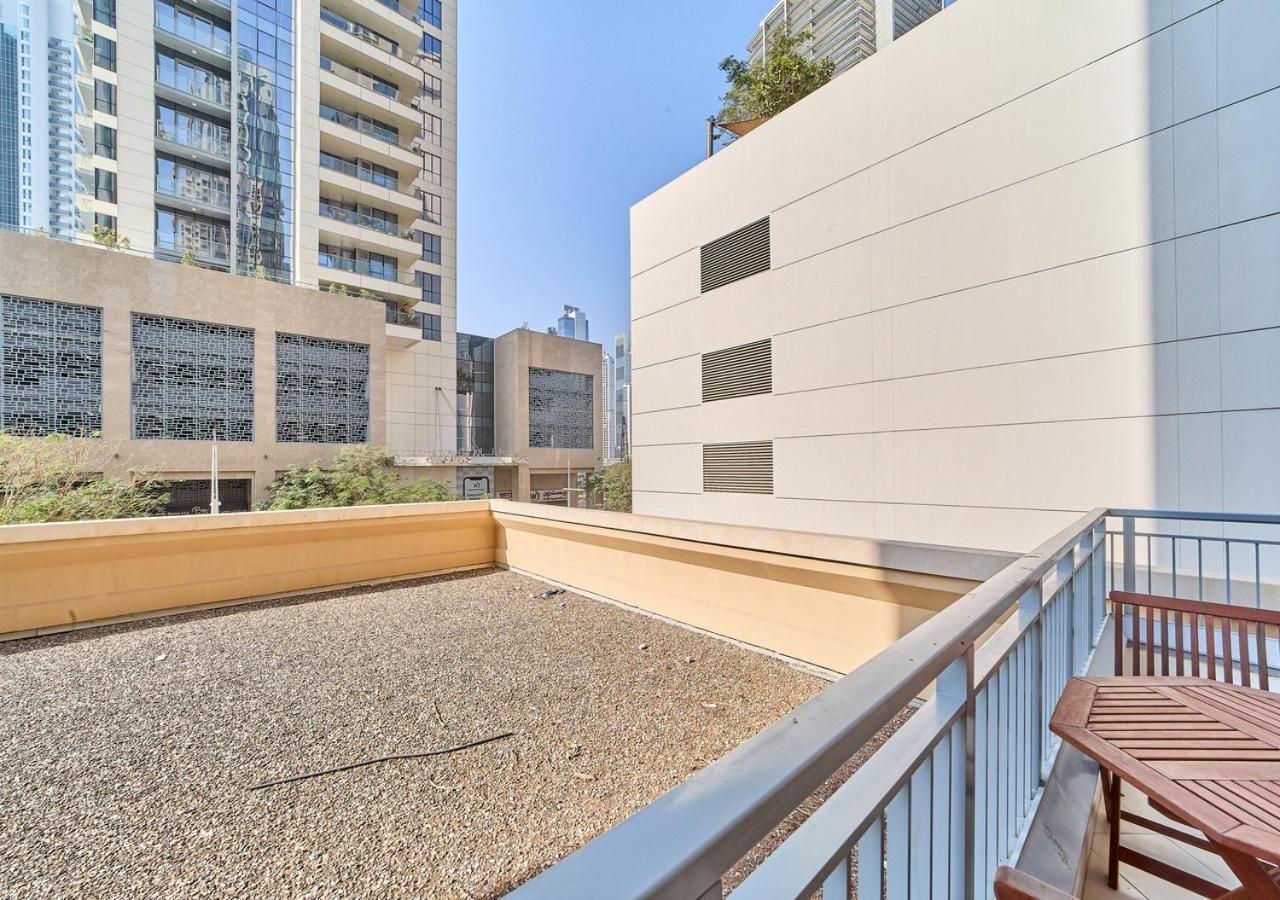 Golden Homes Luxe Living Claren Tower 1br Study Near Mall Downtown Hébergement de vacances