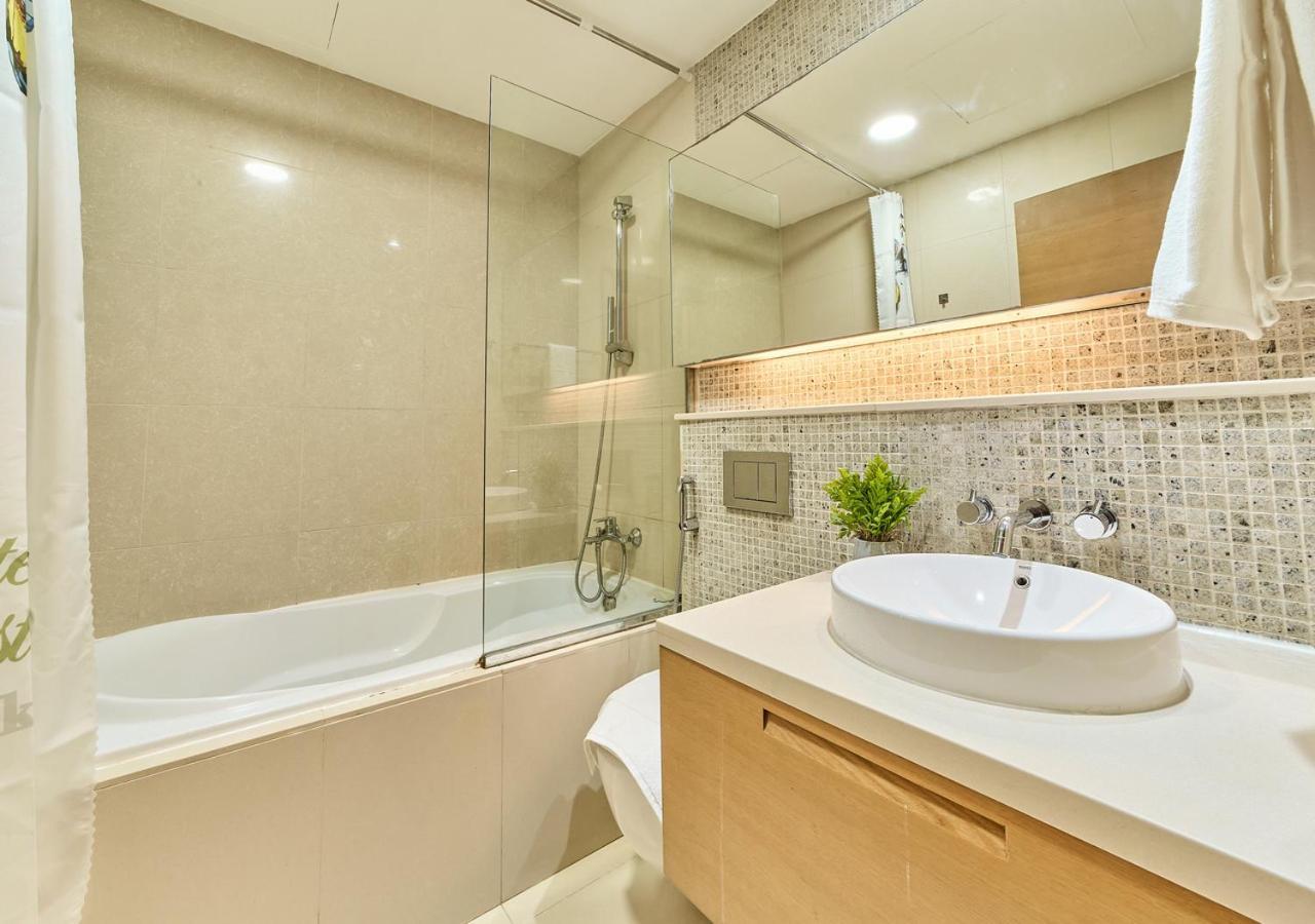 Golden Homes Luxe Living Claren Tower 1br Study Near Mall Downtown Hébergement de vacances Dubaï