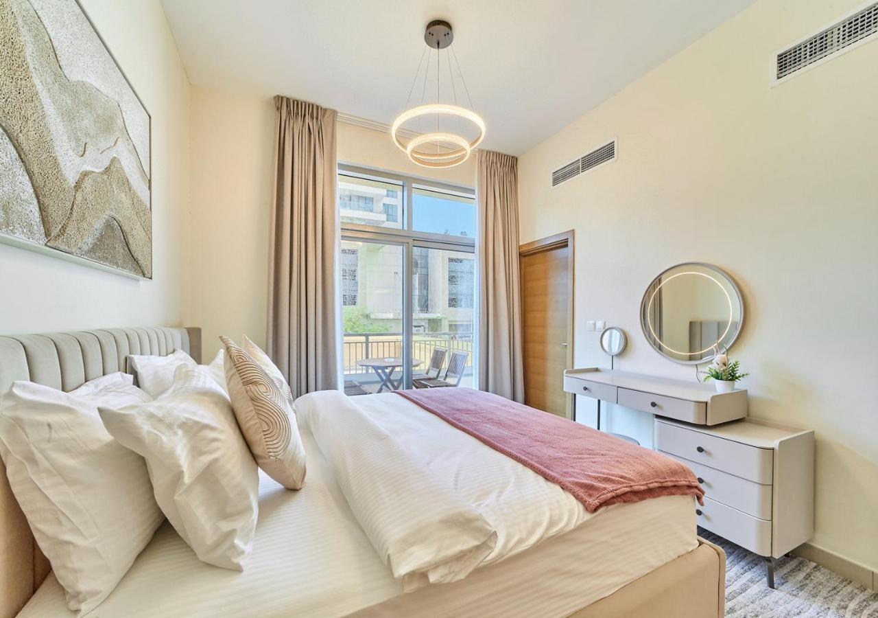 Golden Homes Luxe Living Claren Tower 1br Study Near Mall Downtown Hébergement de vacances *