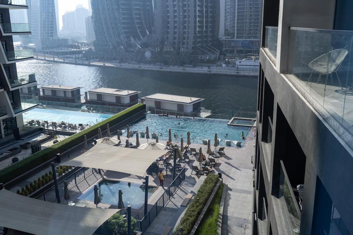 Downtown Stay With Burj Khalifa Views, Swimming Pool,Steam,Sauna,Gym In The Heart Of Business Bay Dubai