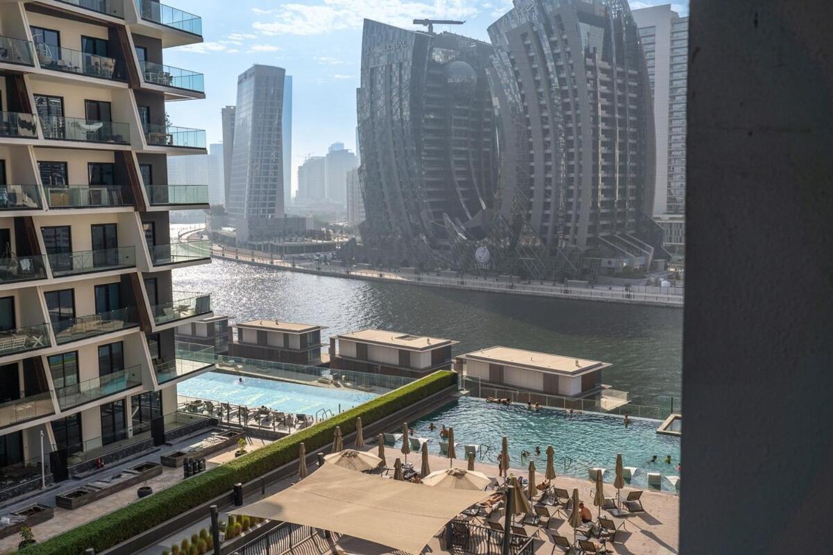 Downtown Stay With Burj Khalifa Views, Swimming Pool,Steam,Sauna,Gym In The Heart Of Business Bay Dubaï