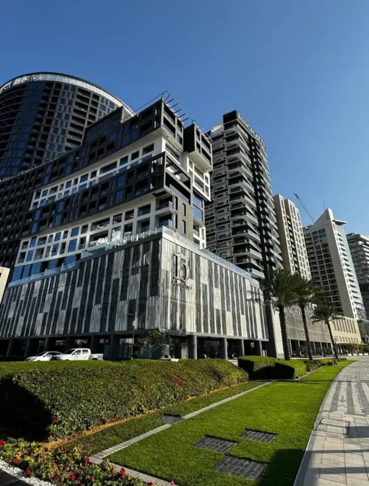 Downtown Stay With Burj Khalifa Views, Swimming Pool,Steam,Sauna,Gym In The Heart Of Business Bay * Dubaï