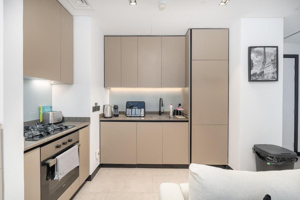 Downtown Stay With Burj Khalifa Views, Swimming Pool,Steam,Sauna,Gym In The Heart Of Business Bay Appartement