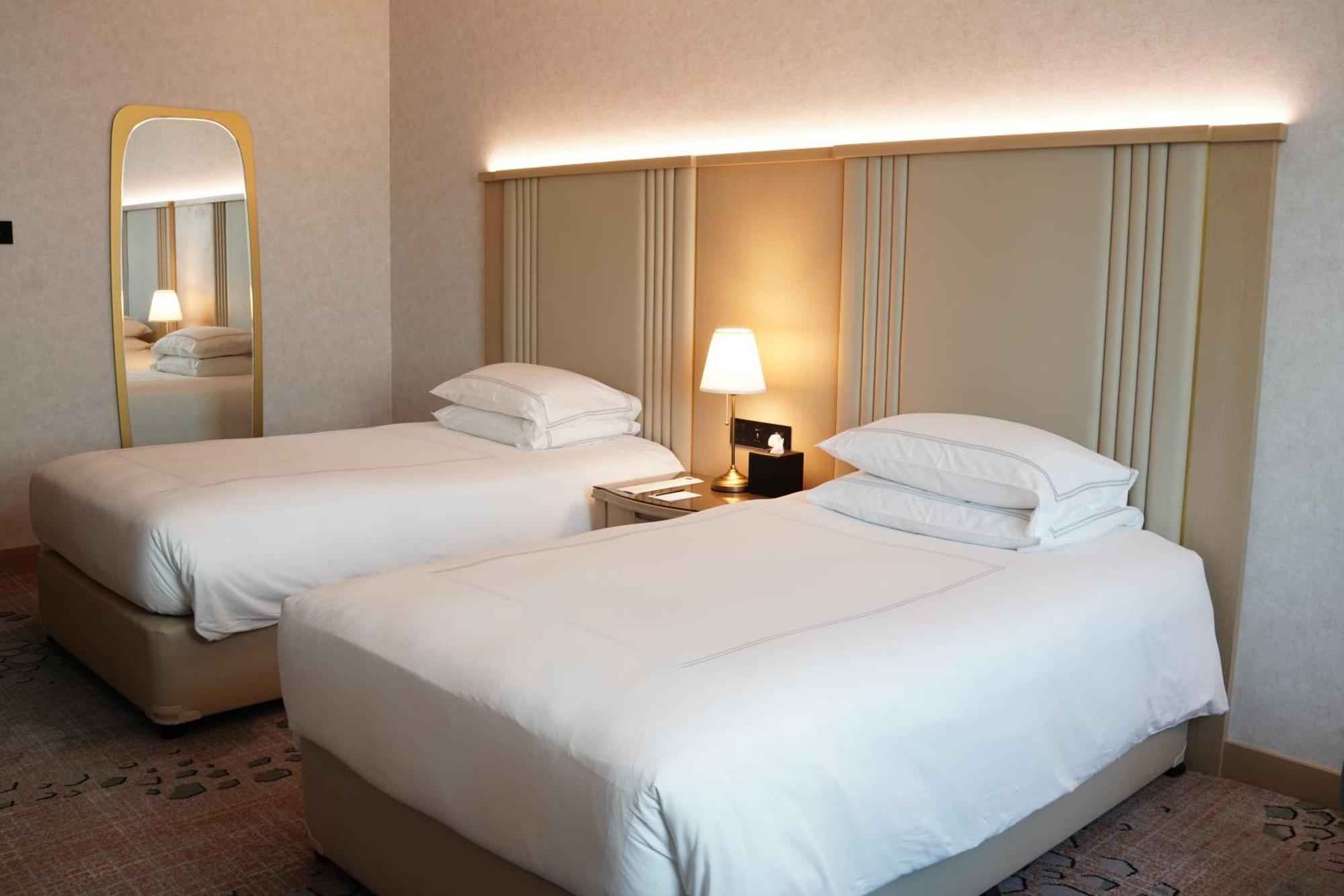 Swissotel Al Murooj Dubái