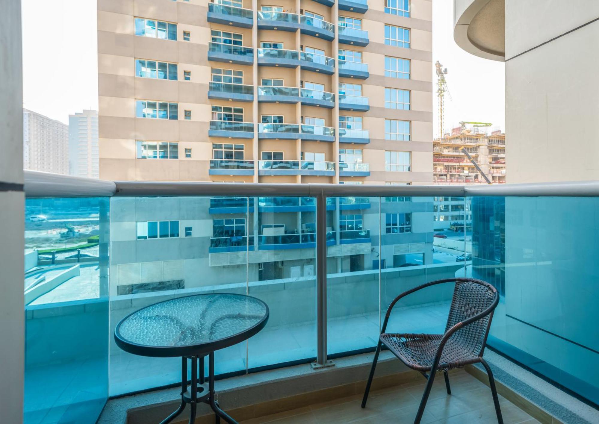 Live Spacious 3br En Suite&balcony