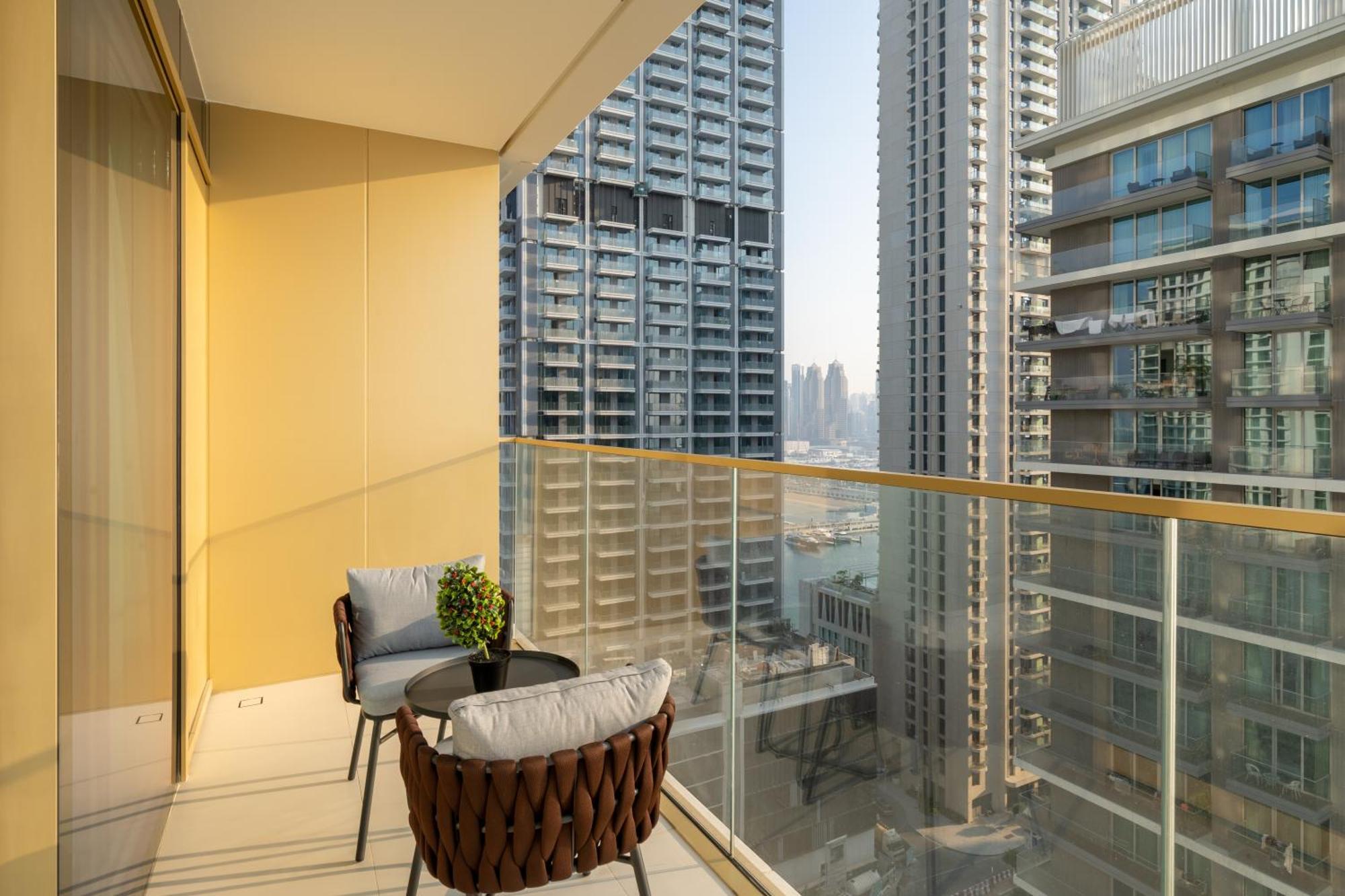 Homes Beyond I Stunning Oceanfront 2 Bedroom Appartement
