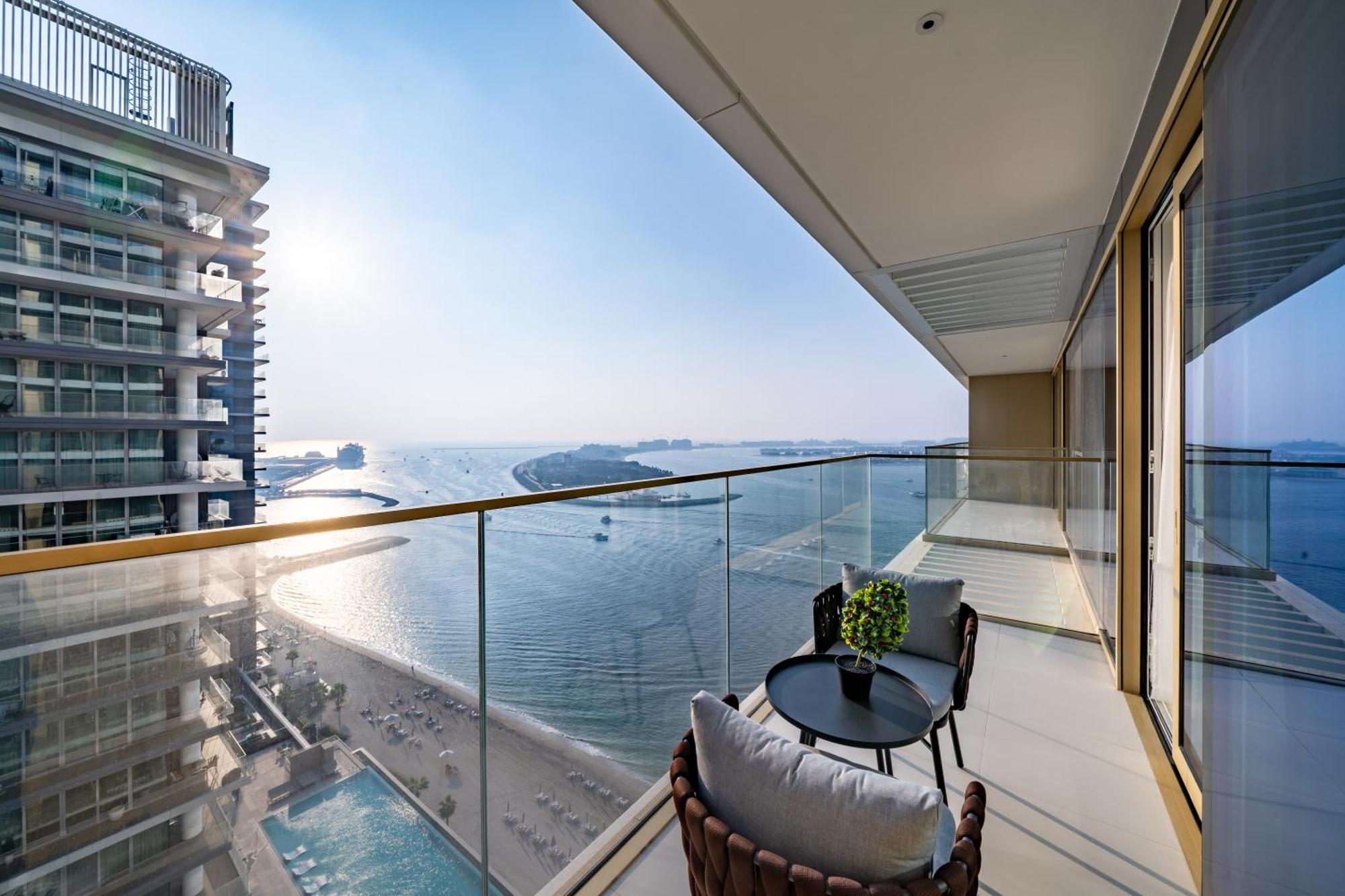 Homes Beyond I Stunning Oceanfront 2 Bedroom Appartement