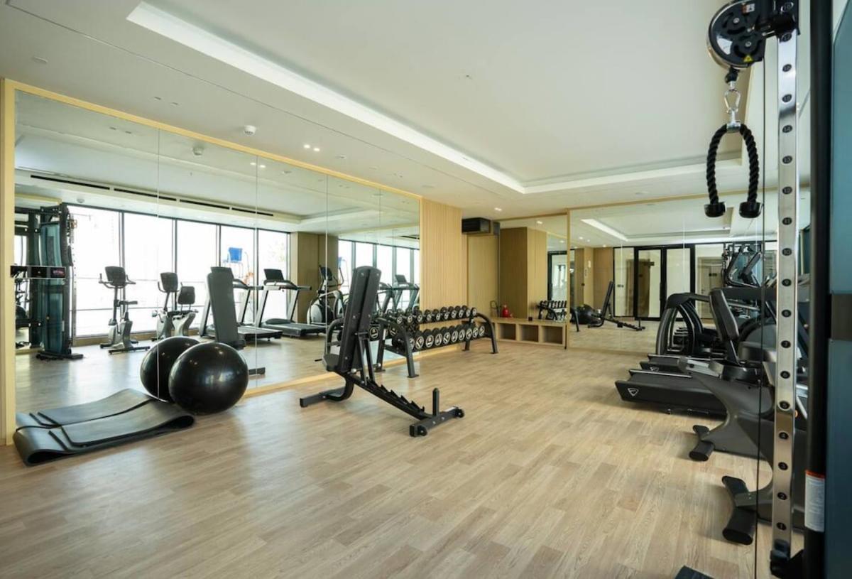 Luxury 1br In Jvc With Stunning Pool Apartamento Dubái