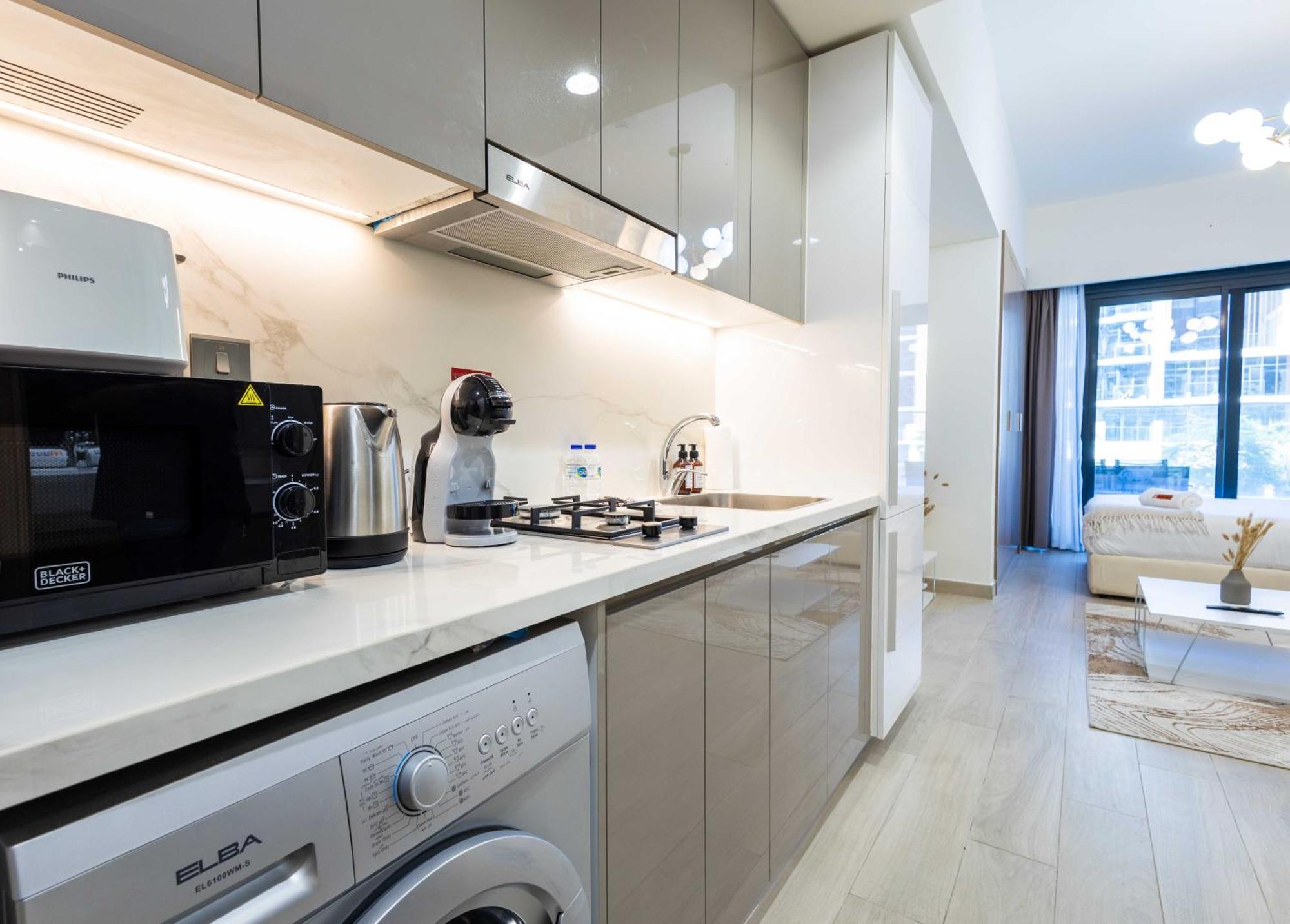 Apartamento 10 Mins From Downtown Pool Gym Large Terrace Dubái
